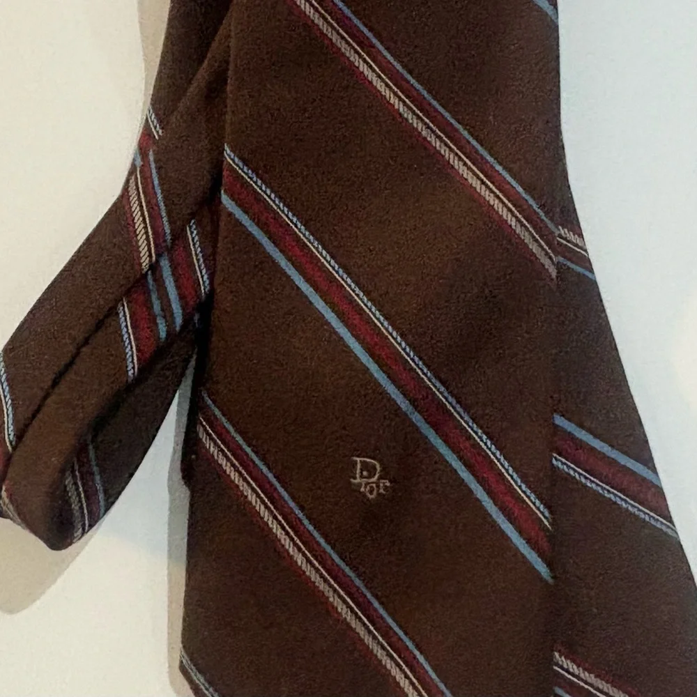 CHRISTIAN DIOR VINTAGE MENS BROWN 95%POLYESTER 5%SILK CLASSIC NECK TIE WIDTH:3" - Picture 6 of 6